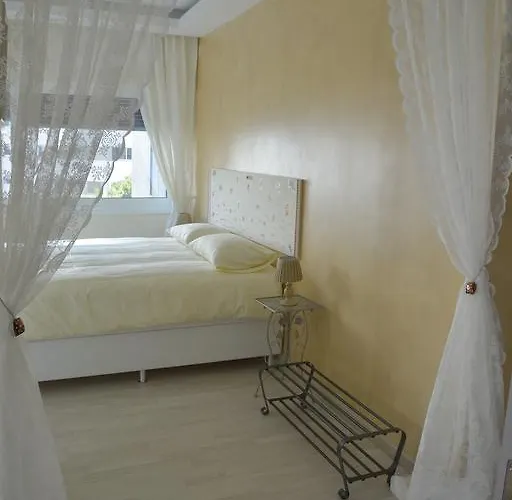 The Central Lejlighed *