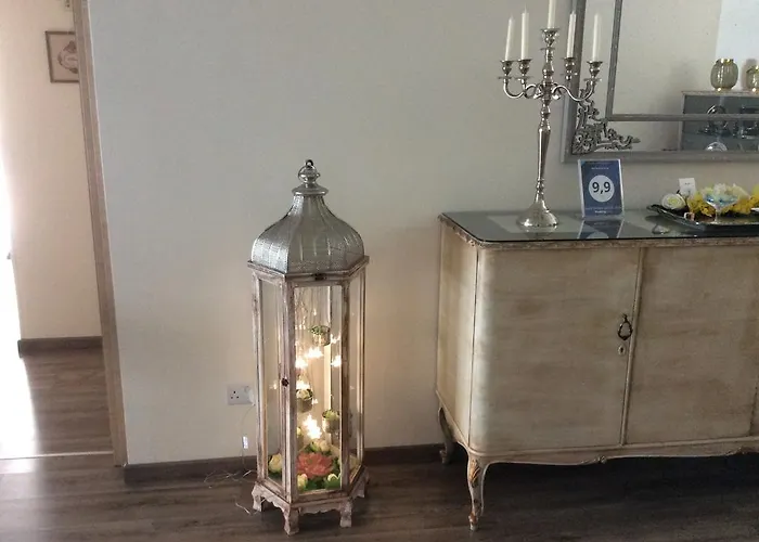 The Central Lejlighed *